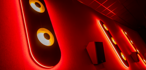PAMcinema - Kinoinstallation; LED Wandleuchten mit separat regelbarem Hintergrundlicht